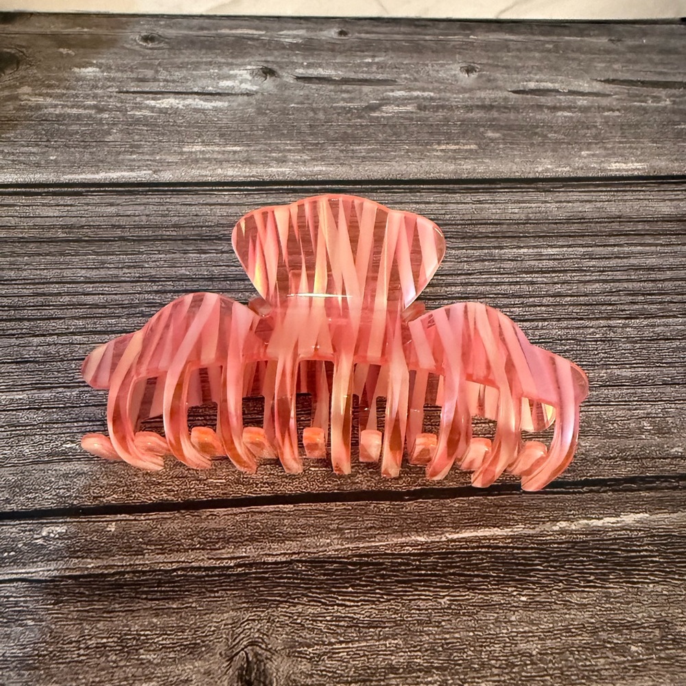 NWOT Free People Pink & White Hair Claw Clip